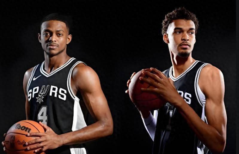 kaiyun-守得云开见月明!这二人跟随球队沉浮5年不离不弃,如今彻底崛起