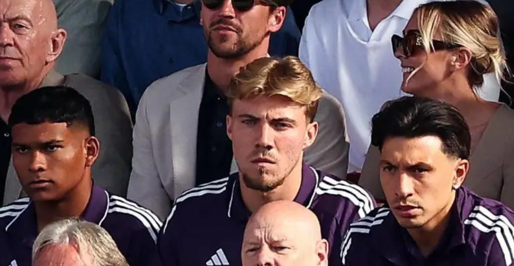 记者:那不勒斯和曼联还在谈,霍伊伦的交易最有可能先完成